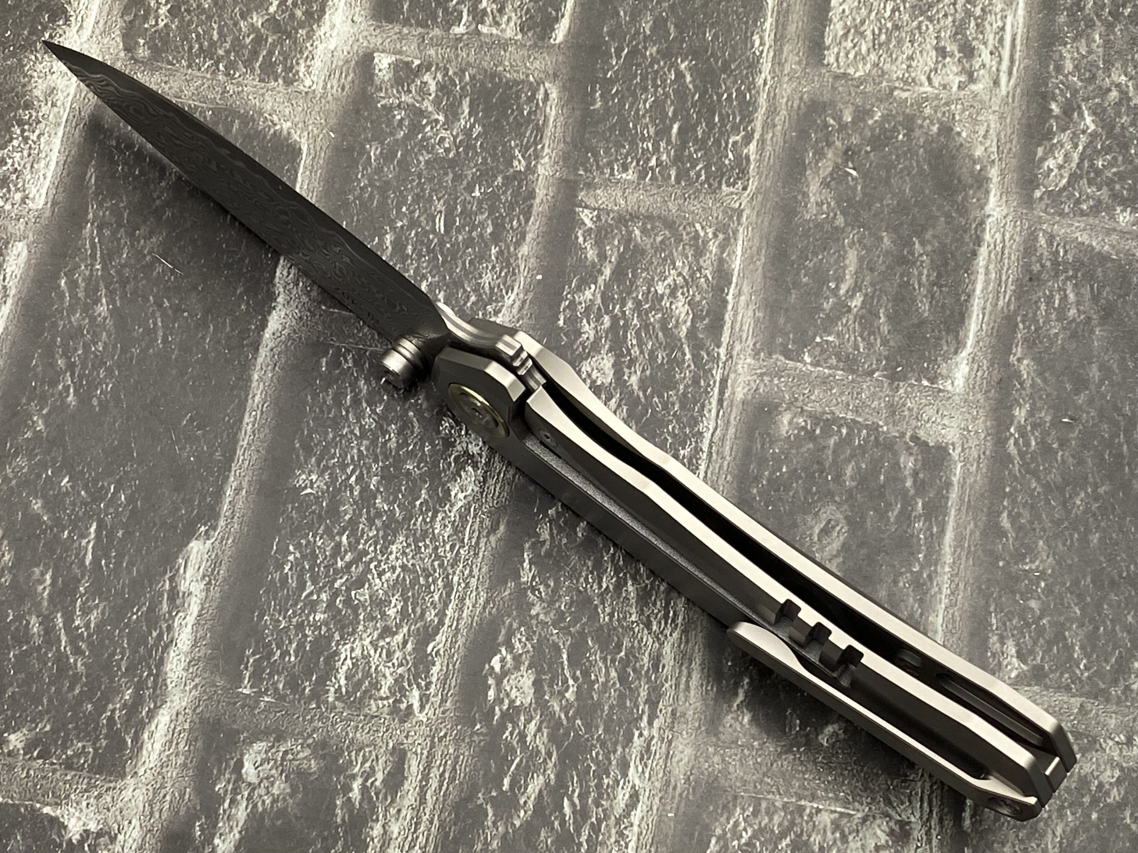 SixLeaf SL-107-CF-Black Folding Knife Damascus Blade Titanium/CF Handle Pocket Knife