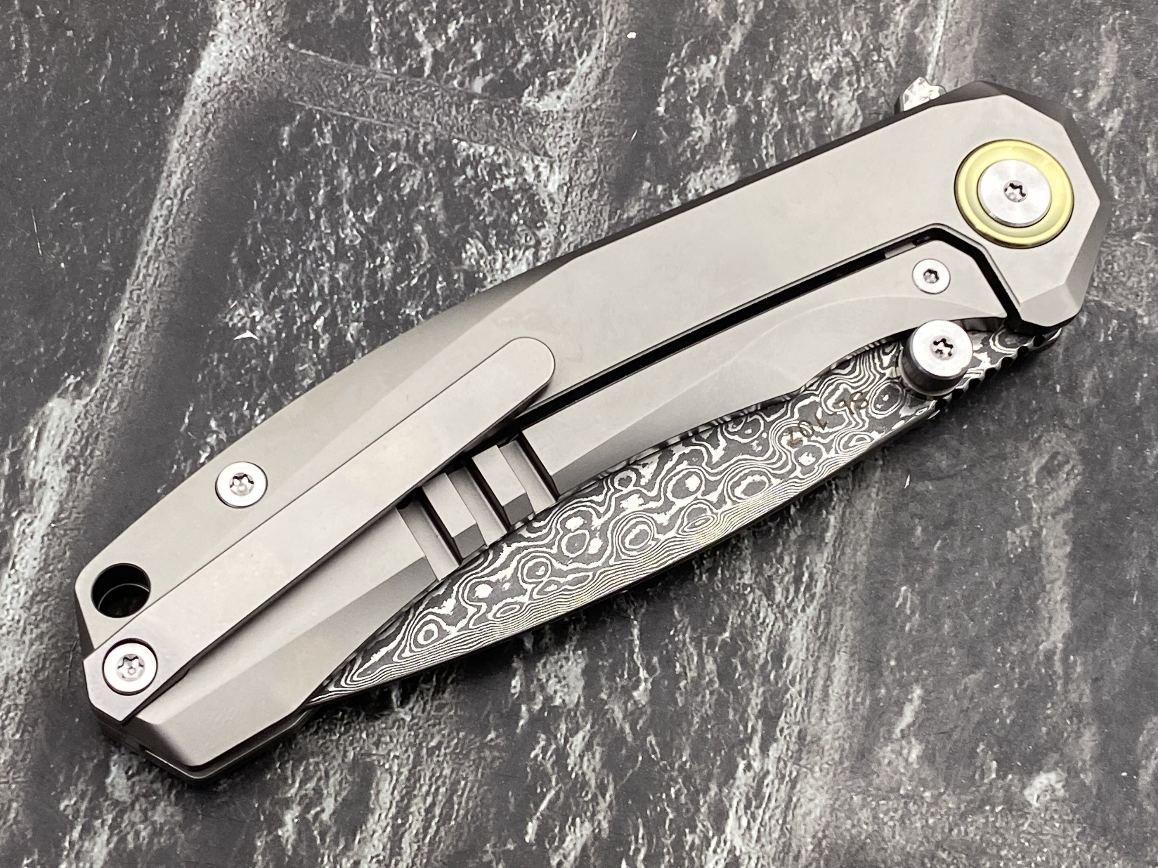 SixLeaf SL-107-CF-Black Folding Knife Damascus Blade Titanium/CF Handle Pocket Knife