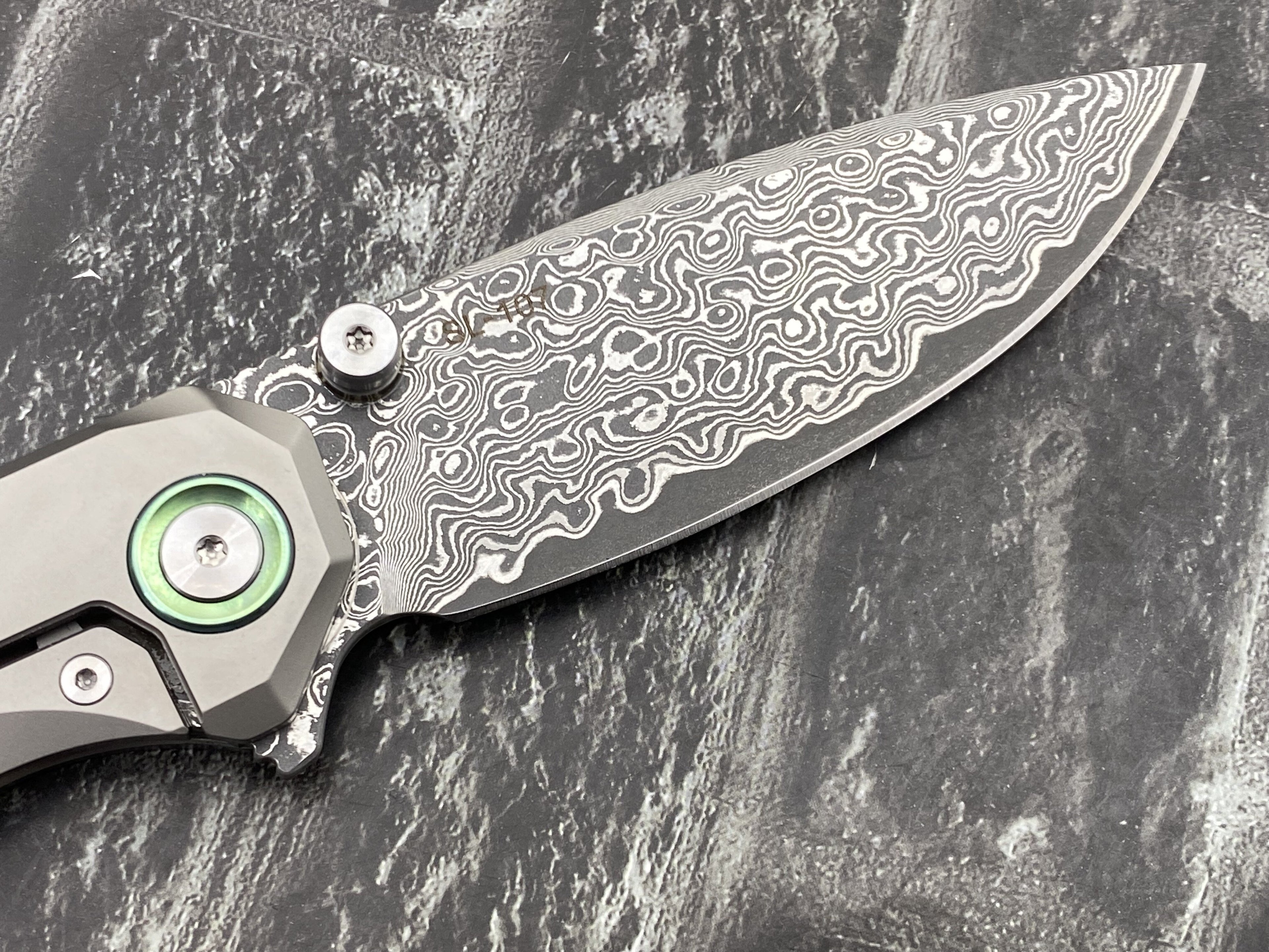 SixLeaf SL-107-CF-Green Folding Knife Damascus Blade Titanium/CF Handle Pocket Knife
